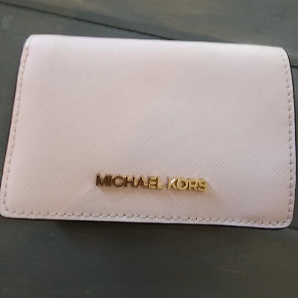 Michael Kors Soft Pink Grained Leather Bifold Snap Wallet With Logo NWT - Picture 2 of 14
